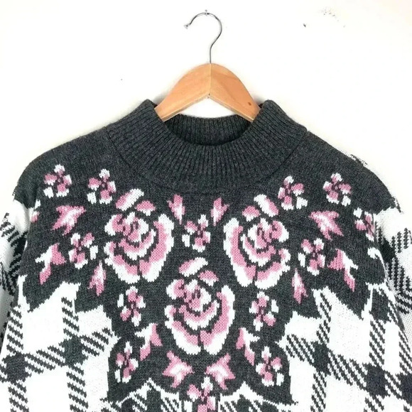 VTG Whimsical Gray Plaid Oversized Floral Sweater - Picture 2 of 7